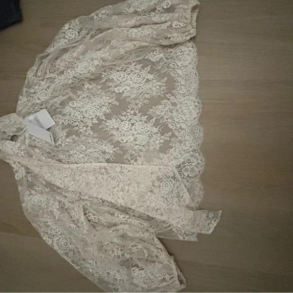 & Other Stories Floral Lace Top in Ivory - Picture 6 of 7